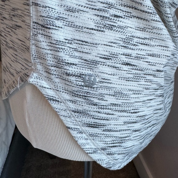 Lululemon Heather Gray Drape Back Tank Top with Built In Energy Bra Size 6 - Picture 4 of 5